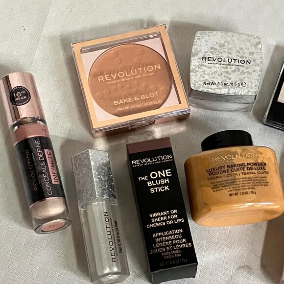 Revolution Makeup Lot Of 10 Concealer Blush Foundation Powder Eyes & Lips - Picture 2 of 3